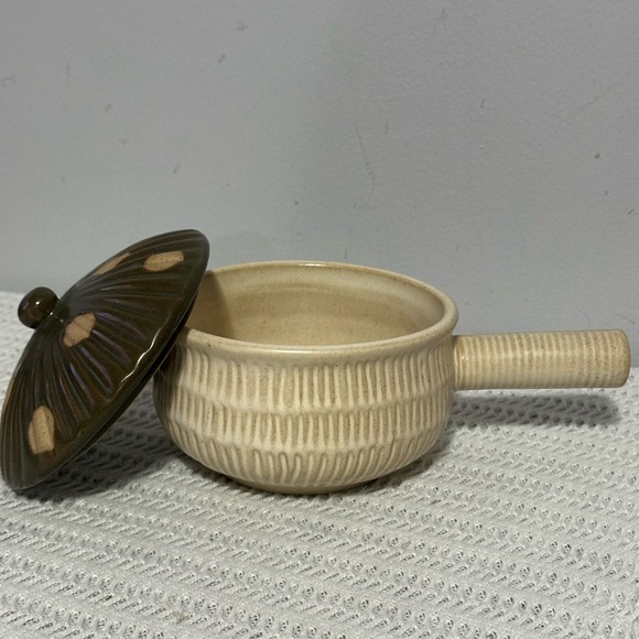 Urban outfitter mushroom lid ceramic soup bowl with handle - Picture 2 of 8